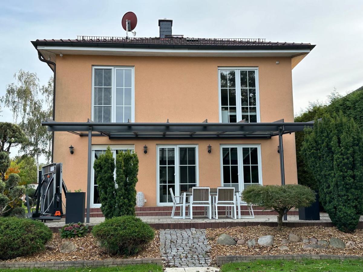 Stadtvilla In Leipzig 7 Personen 3 Schlafzimmer 2 Baeder Garten Und Terrasse Zentral Gelegen Messe Innenstadt Seen Exteriér fotografie